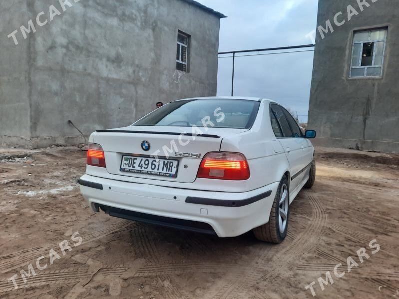 BMW E39 2001 - 105 000 TMT - Daşoguz - img 3