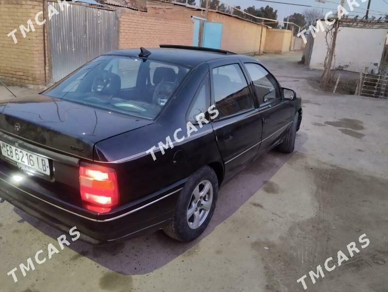 Opel Vectra 1990 - 35 000 TMT - Farap - img 2