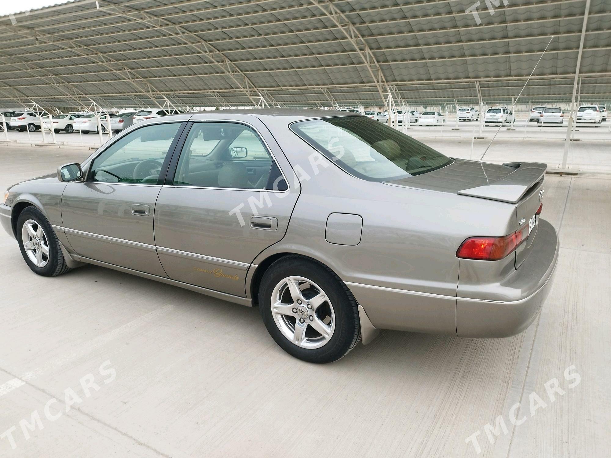 Toyota Camry 1997 - 128 000 TMT - Байрамали - img 9