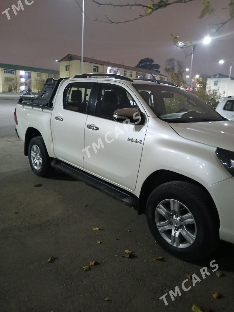 Toyota Hilux 2016 - 465 000 TMT - Aşgabat - img 3