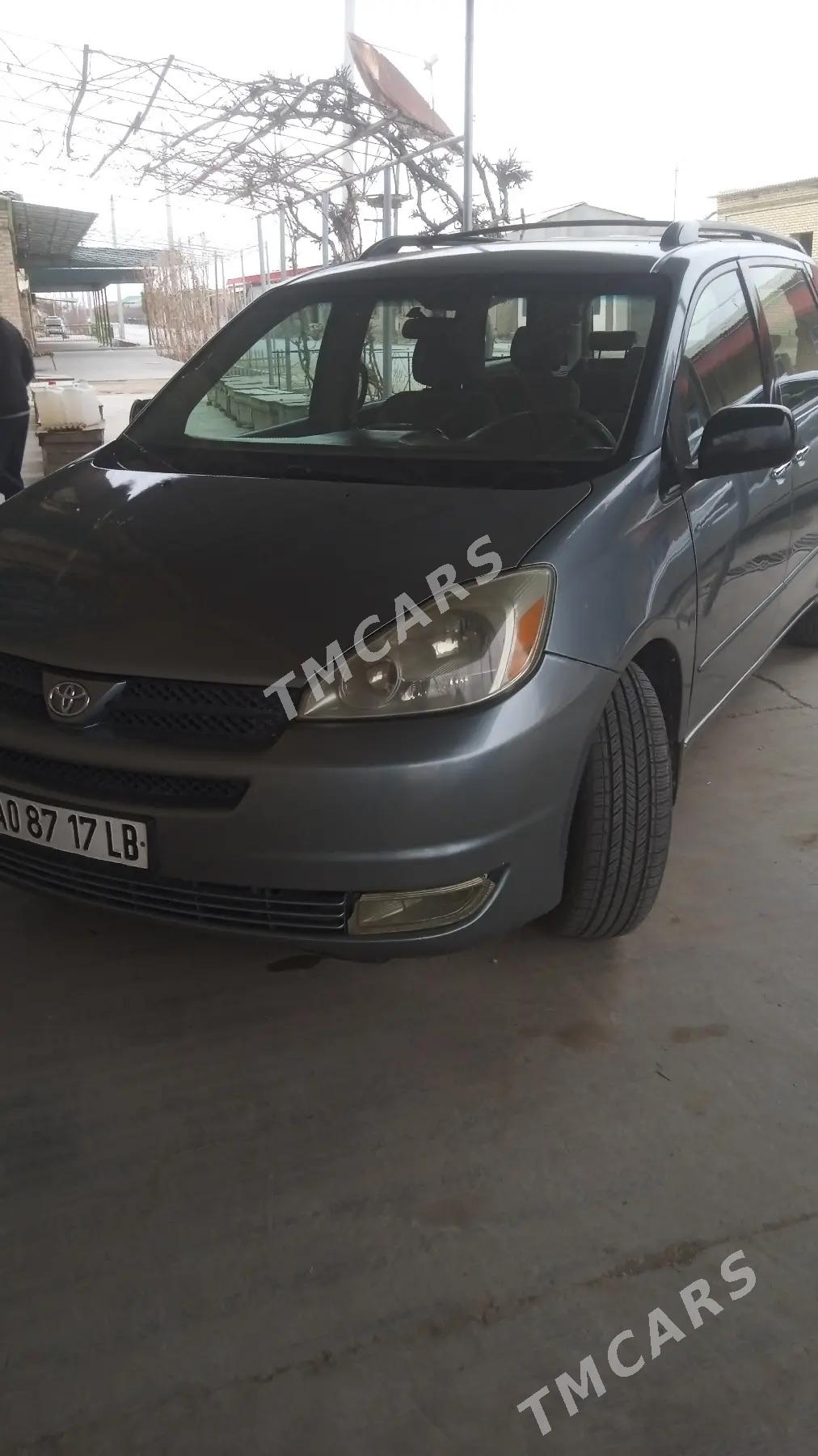 Toyota Sienna 2003 - 175 000 TMT - Чарджоу - img 3