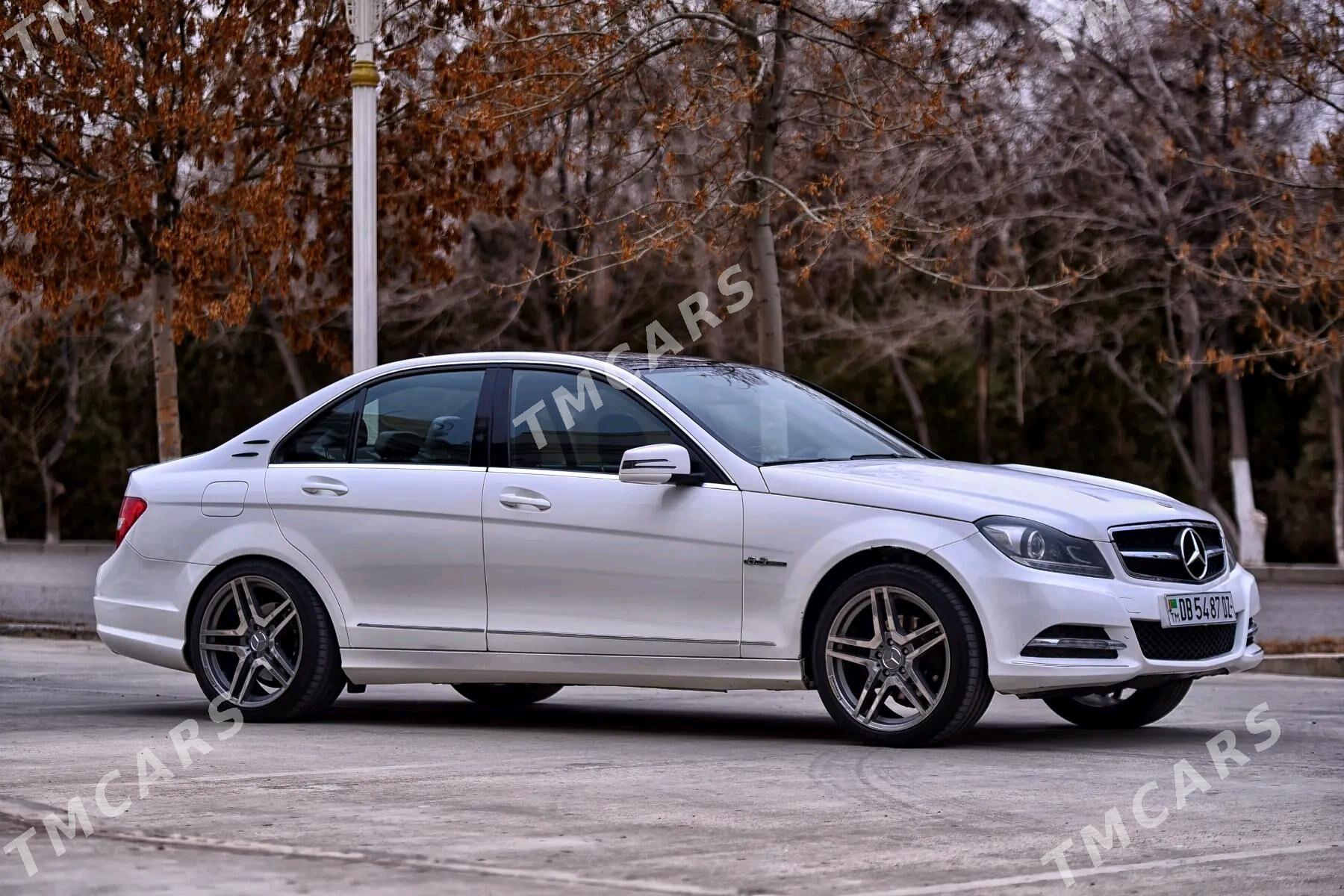 Mercedes-Benz C350 2010 - 180 000 TMT - Дашогуз - img 3