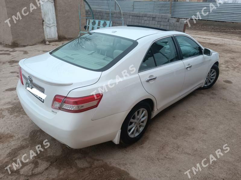 Toyota Camry 2010 - 190 000 TMT - Köneürgenç - img 4