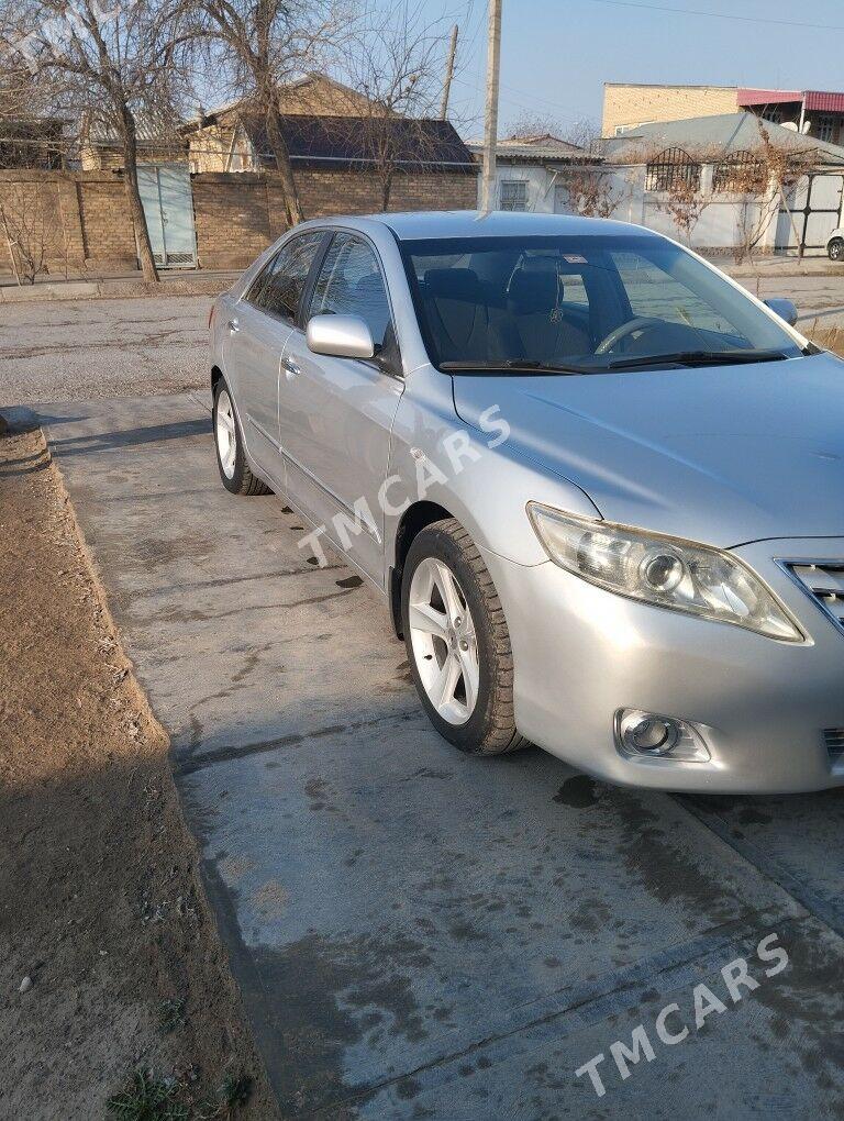 Toyota Camry 2011 - 150 000 TMT - Байрамали - img 4