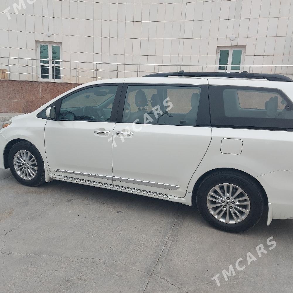 Toyota Sienna 2017 - 420 000 TMT - Aşgabat - img 4