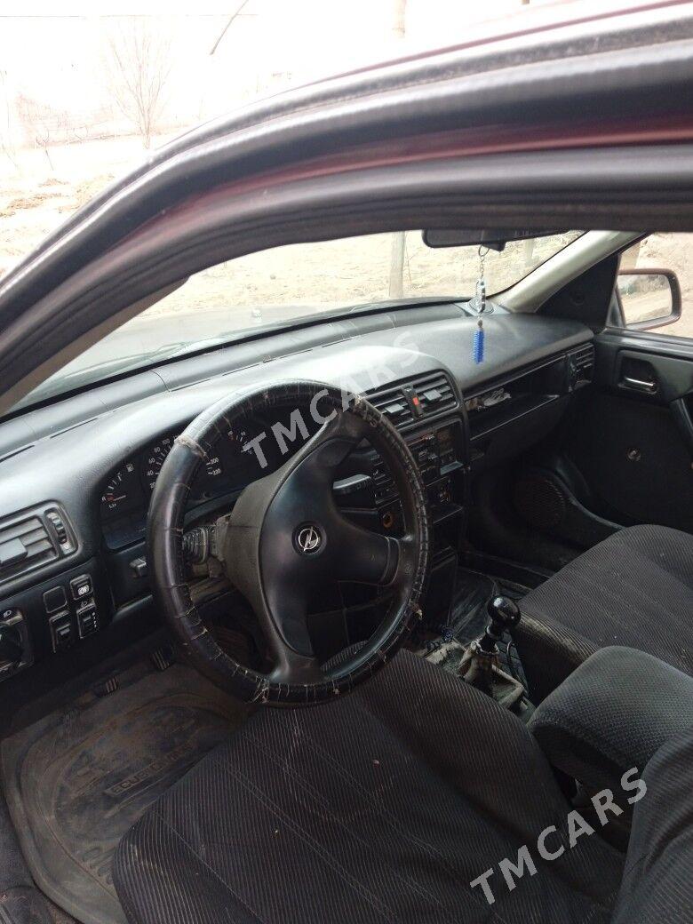 Opel Vectra 1990 - 17 000 TMT - Гурбансолтан Едже - img 2