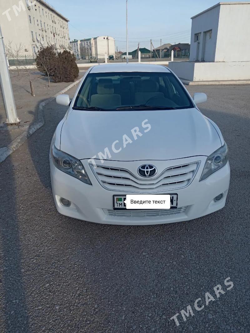 Toyota Camry 2010 - 140 000 TMT - Гумдаг - img 4