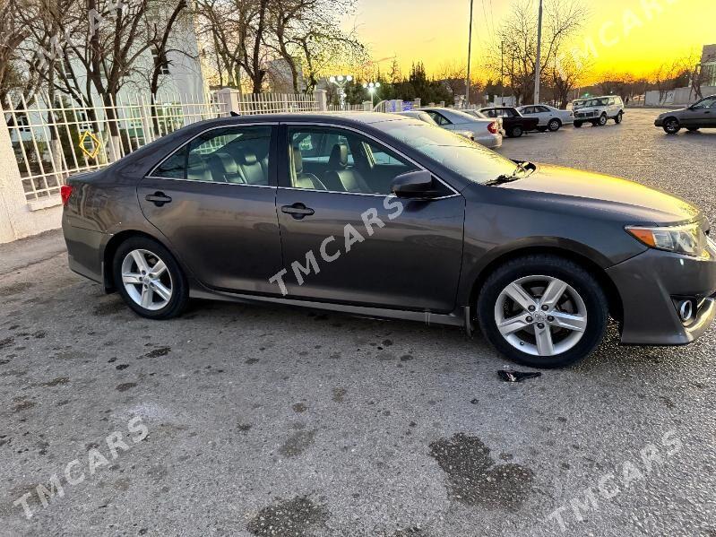 Toyota Camry 2014 - 215 000 TMT - Гумдаг - img 3