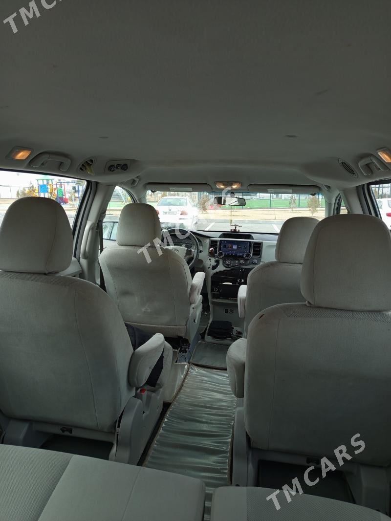 Toyota Sienna 2011 - 258 000 TMT - Ашхабад - img 7