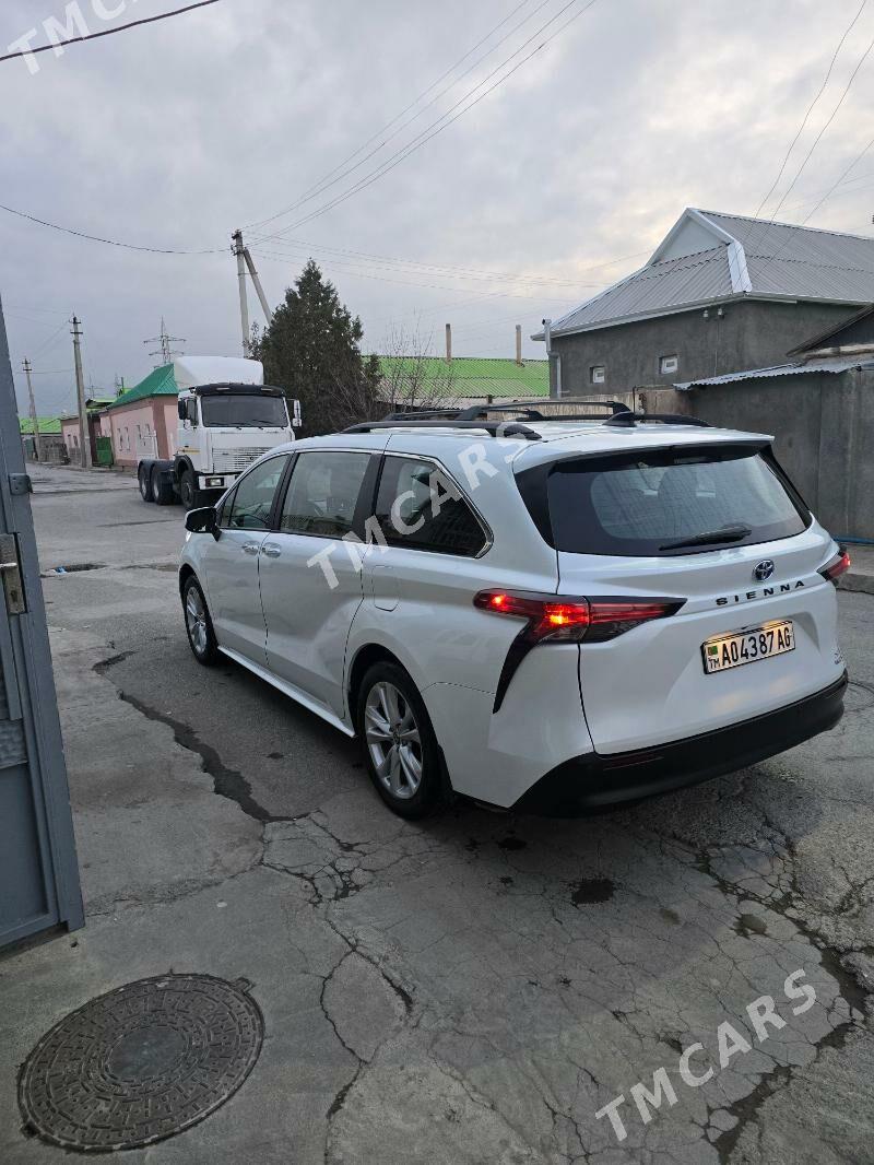 Toyota Sienna 2022 - 490 000 TMT - Бузмеин - img 4