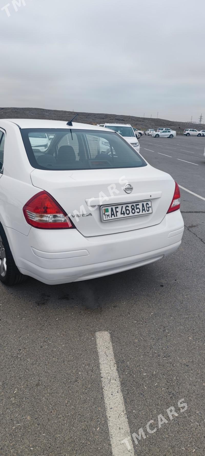 Nissan Versa 2010 - 114 000 TMT - Ашхабад - img 2