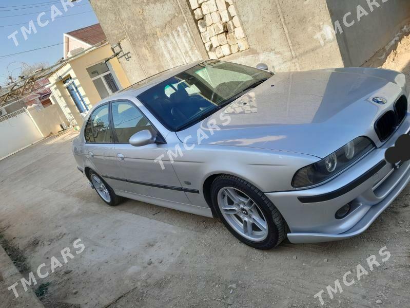 BMW E39 2000 - 120 000 TMT - Балканабат - img 3