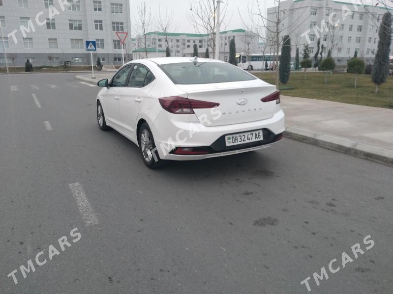 Hyundai Elantra 2019 - 205 000 TMT - Гуртли - img 4