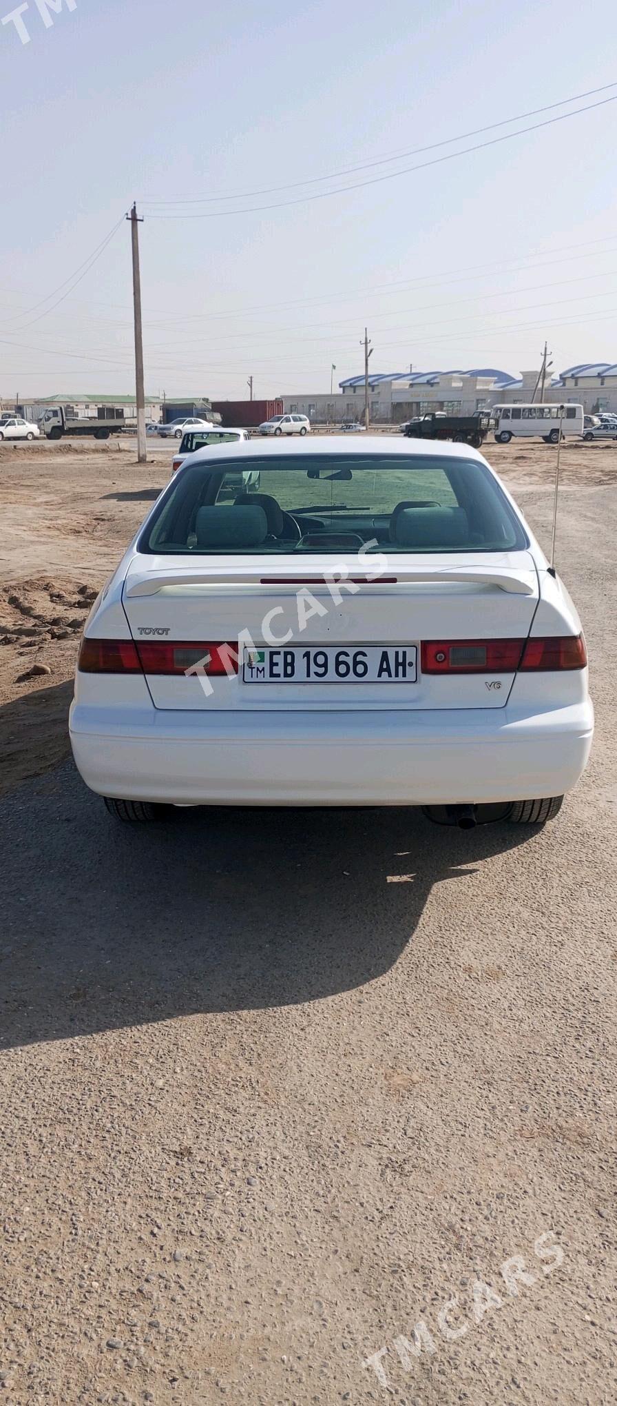 Toyota Camry 1997 - 120 000 TMT - Теджен - img 9