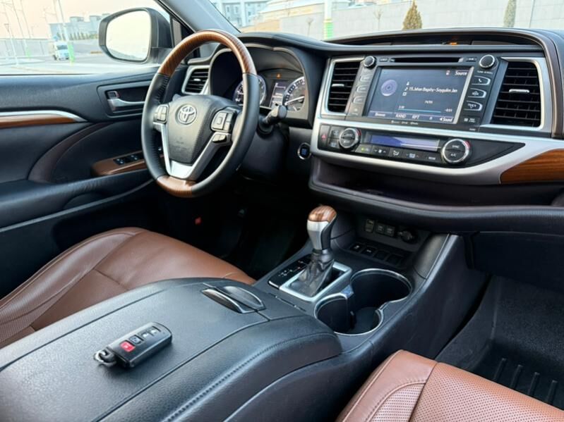 Toyota Highlander 2019 - 550 000 TMT - Aşgabat - img 8