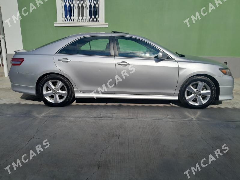 Toyota Camry 2011 - 200 000 TMT - Серахс - img 3