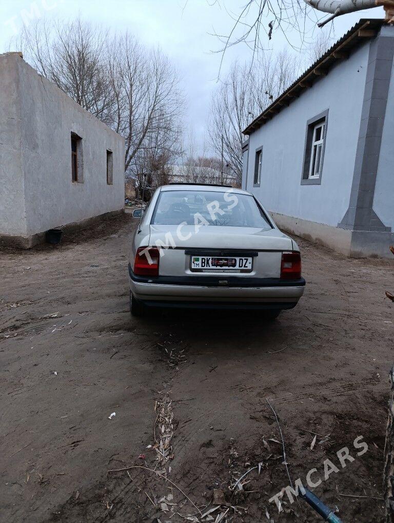 Opel Vectra 1989 - 18 000 TMT - Boldumsaz - img 3