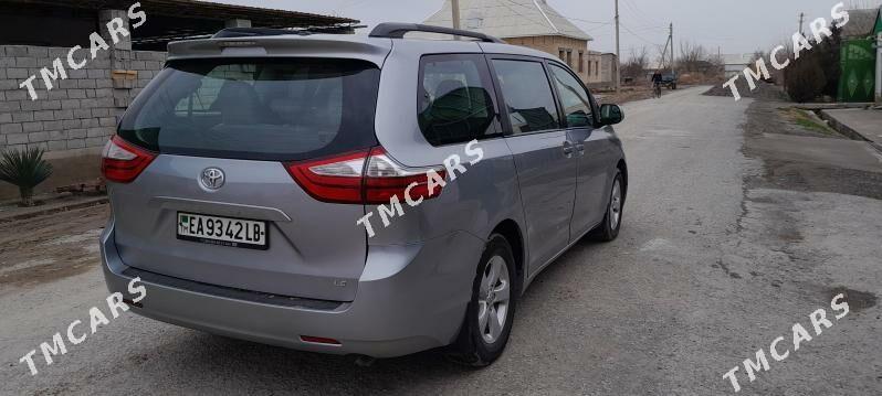 Toyota Sienna 2016 - 330 000 TMT - Койтендаг - img 2