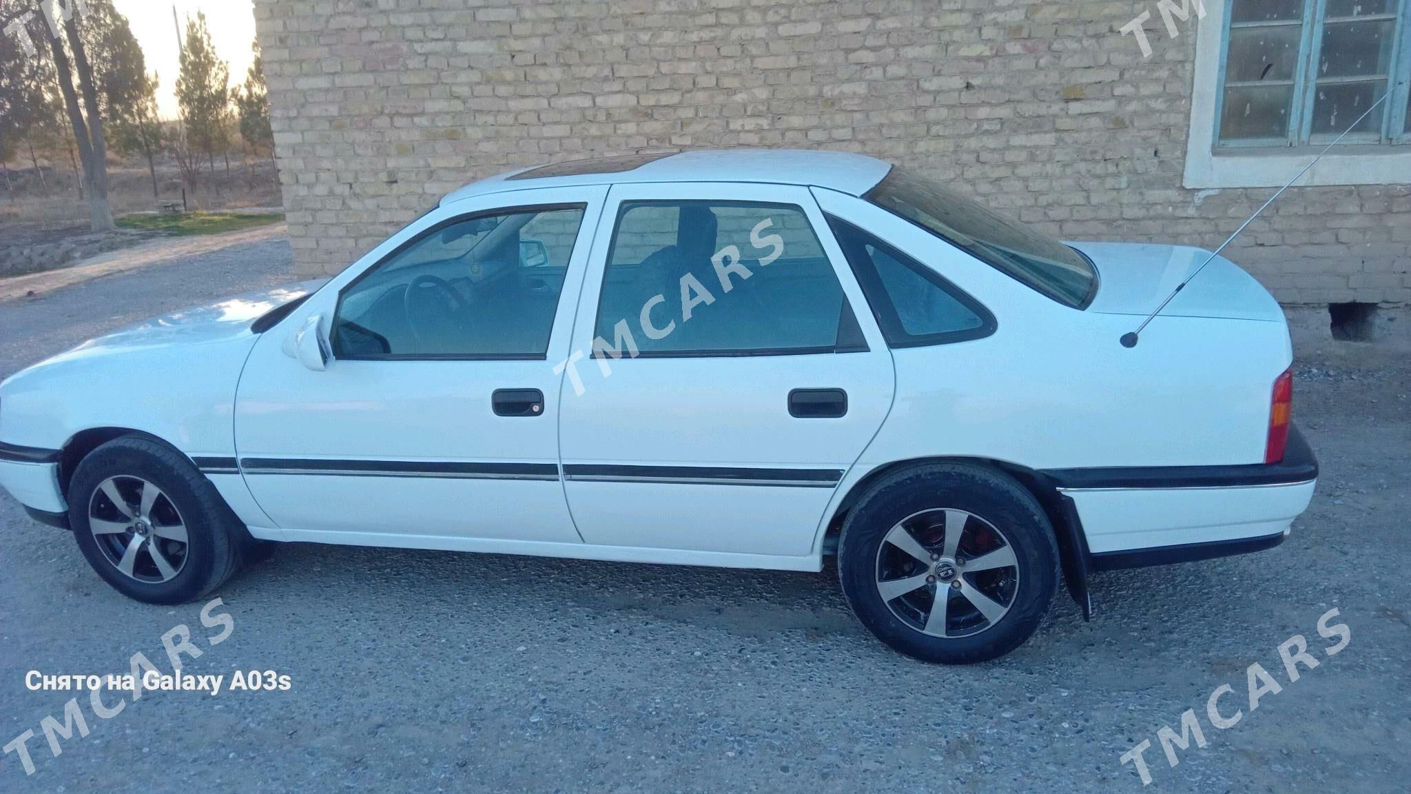 Opel Vectra 1990 - 40 000 TMT - Мургап - img 6