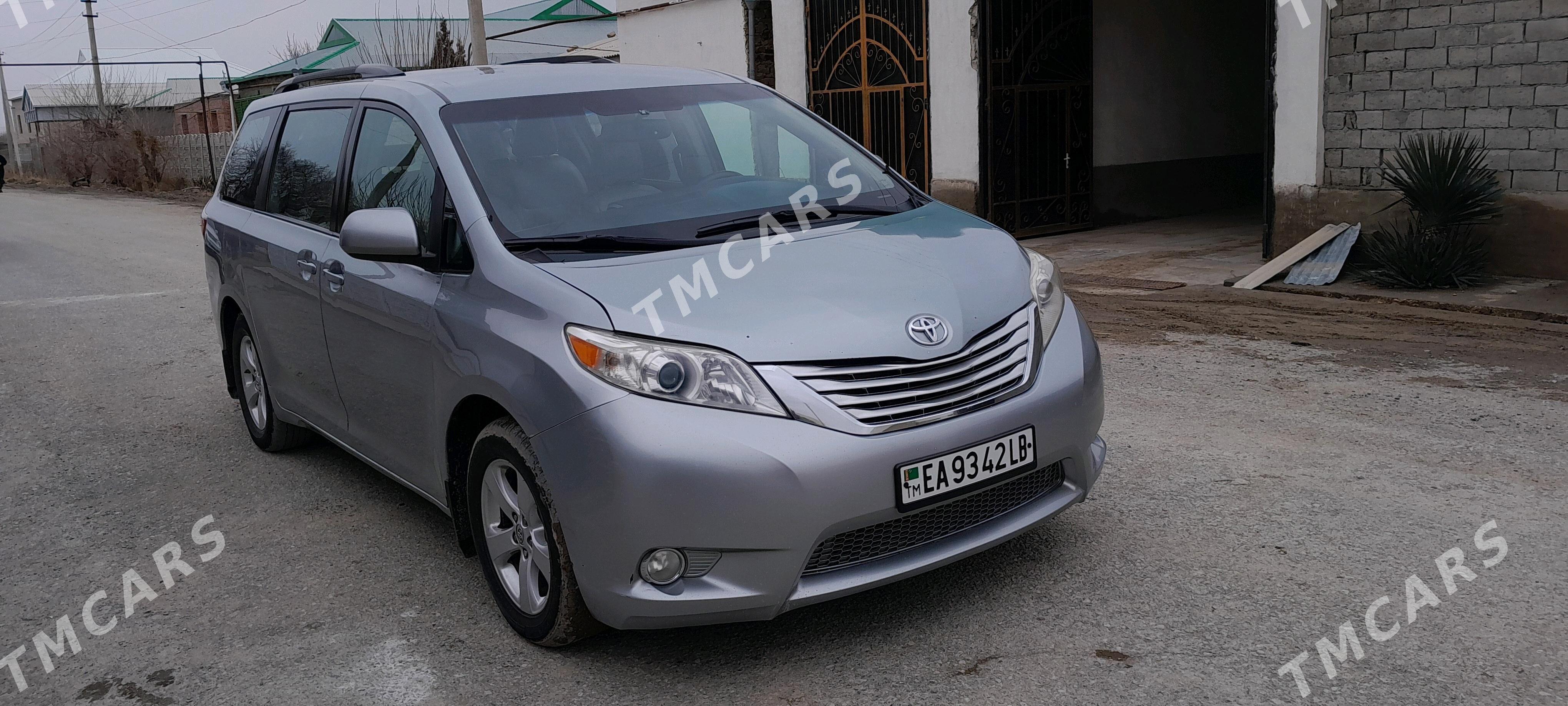 Toyota Sienna 2016 - 330 000 TMT - Койтендаг - img 7