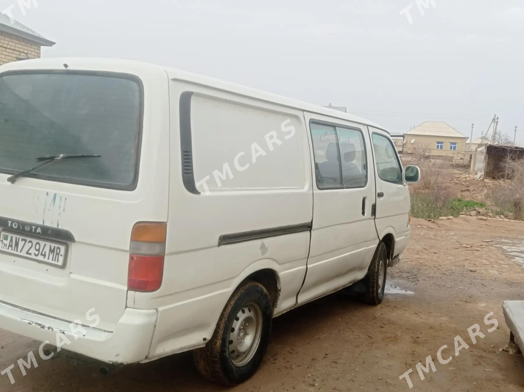 Toyota Hiace 1997 - 90 000 TMT - Мары - img 3