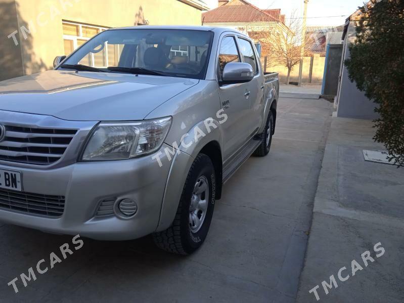 Toyota Hilux 2012 - 275 000 TMT - Балканабат - img 3