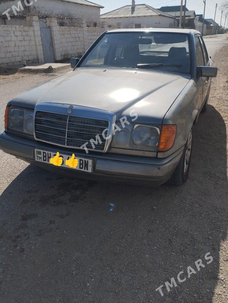 Mercedes-Benz 230E 1988 - 20 000 TMT - Балканабат - img 2