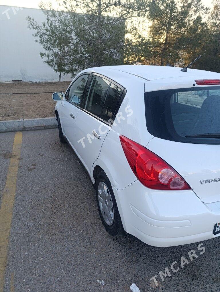 Nissan Versa 2012 - 123 000 TMT - Garadamak Şor - img 3