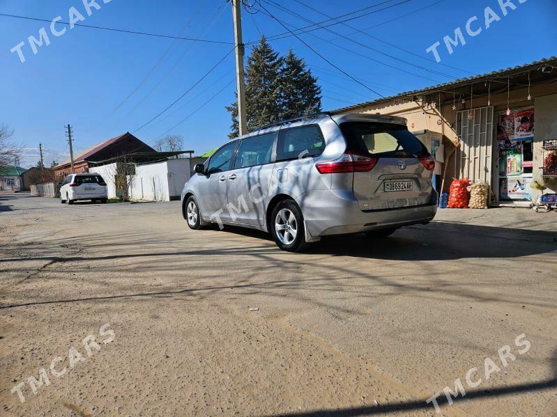 Toyota Sienna 2018 - 350 000 TMT - Ашхабад - img 2