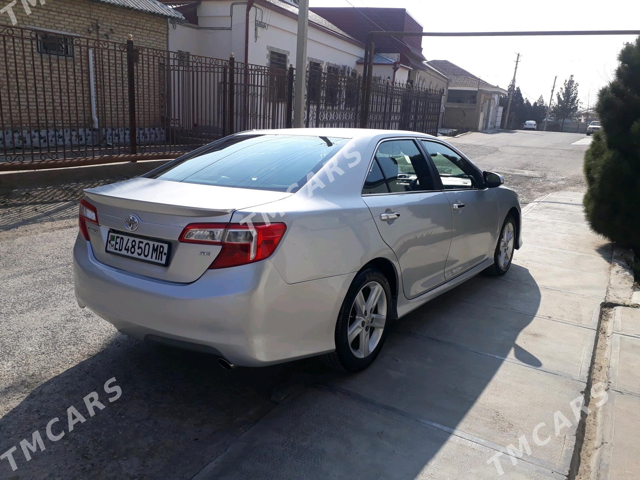 Toyota Camry 2012 - 200 000 TMT - Мары - img 5