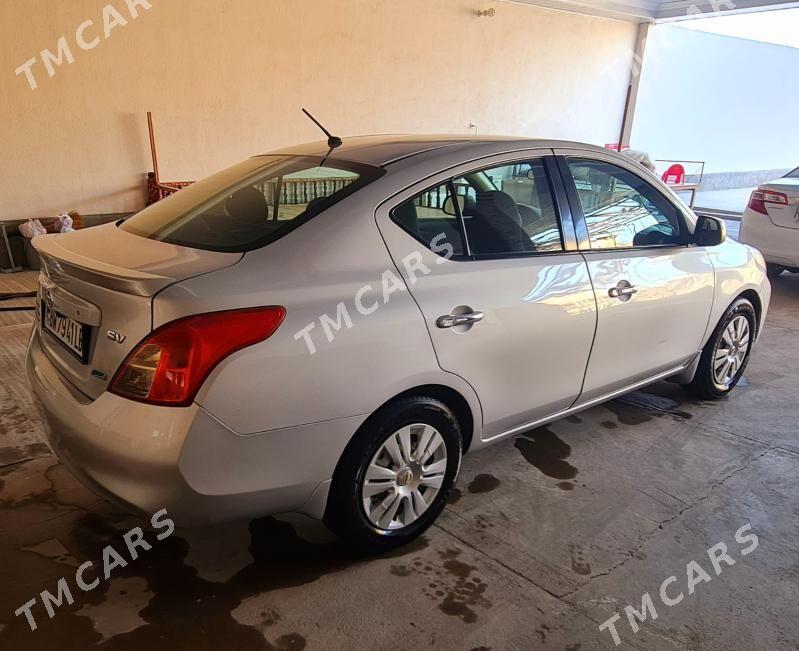 Nissan Versa 2012 - 100 000 TMT - Türkmenabat - img 3