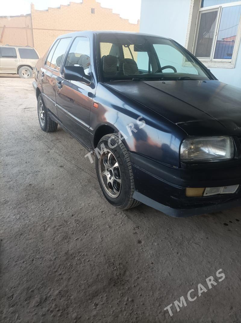 Volkswagen Golf 1993 - 24 000 TMT - Халач - img 2