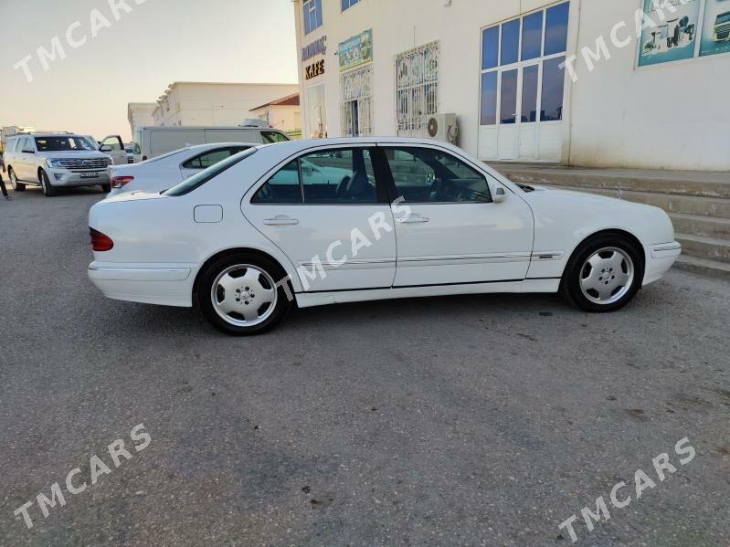 Mercedes-Benz E320 2000 - 115 000 TMT - Балканабат - img 2