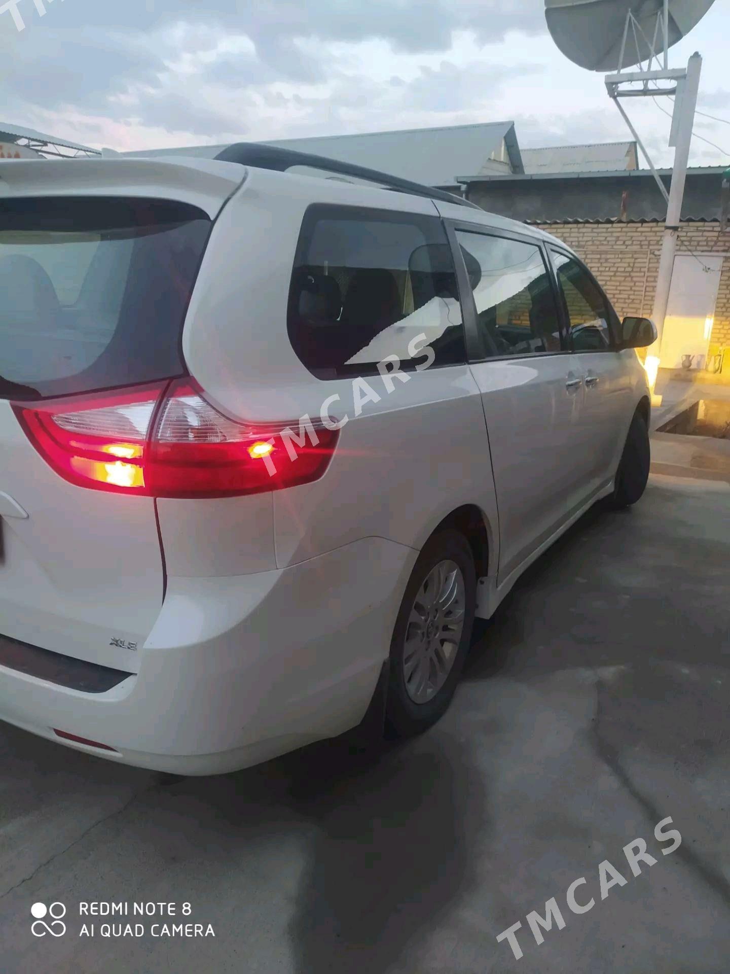 Toyota Sienna 2018 - 370 000 TMT - Анев - img 5