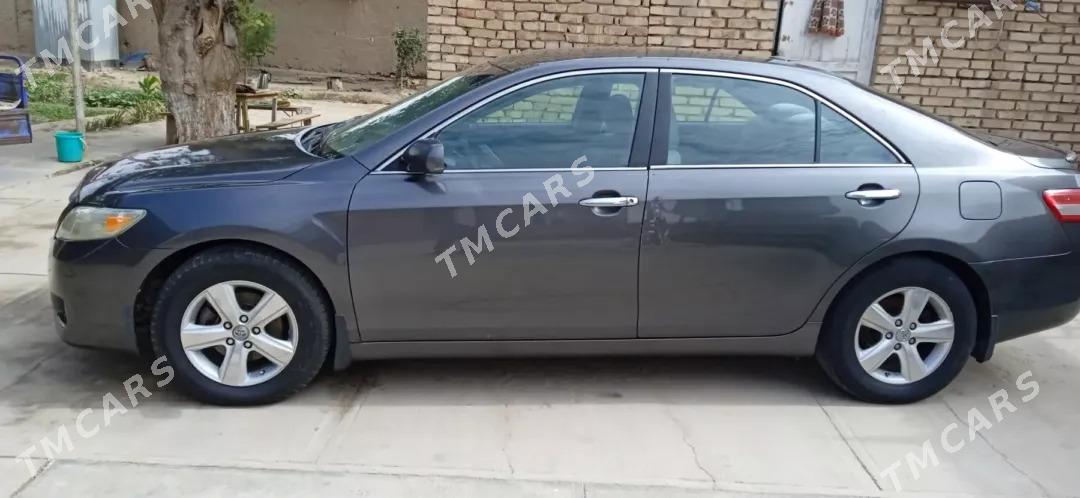 Toyota Camry 2011 - 160 000 TMT - Тагтабазар - img 4