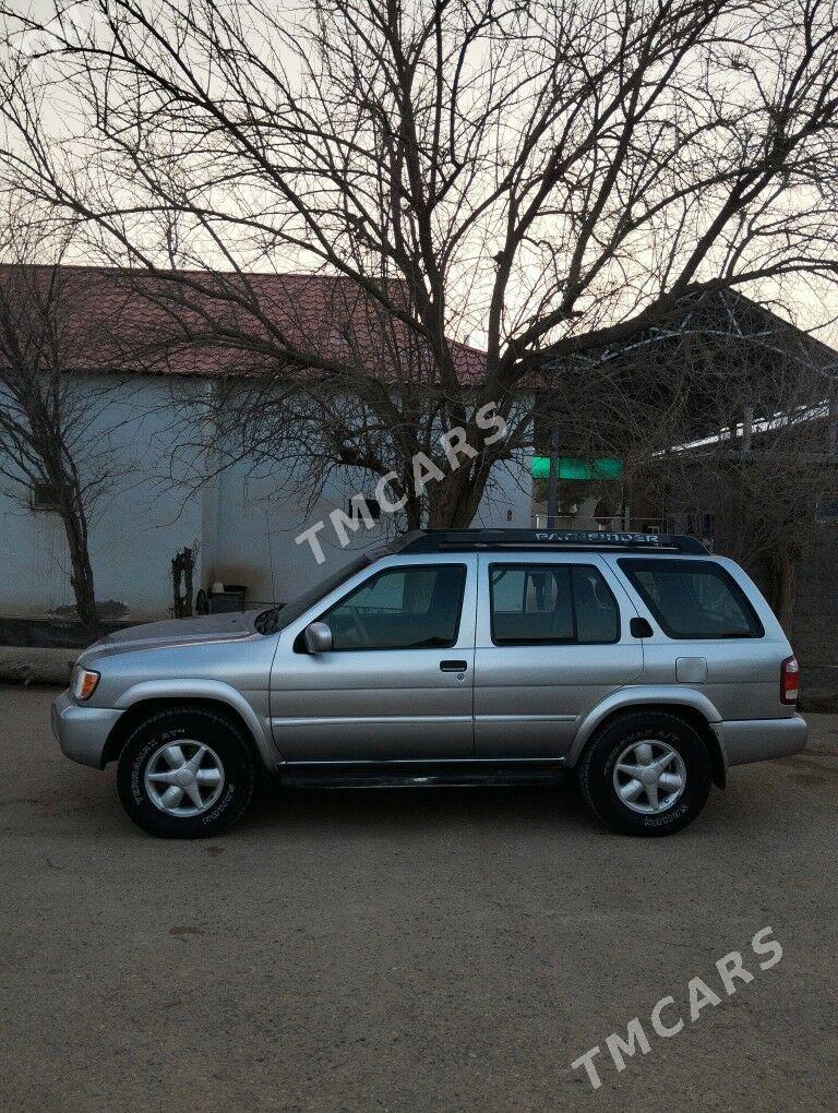 Nissan Pathfinder 2003 - 125 000 TMT - Бабадайхан - img 2