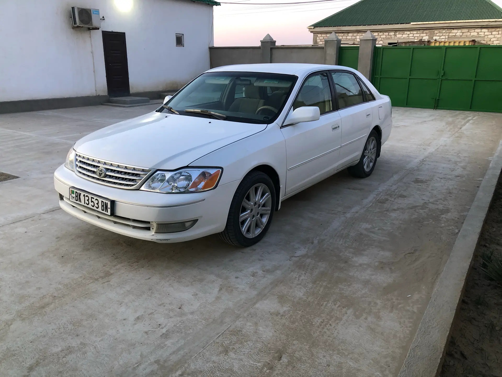 Toyota Avalon 2000 - 132 000 TMT - Хазар - img 3