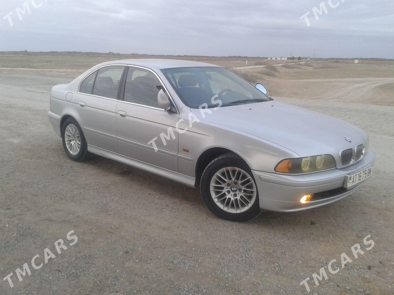 BMW E39 2000 - 86 000 TMT - Эсенгулы - img 5