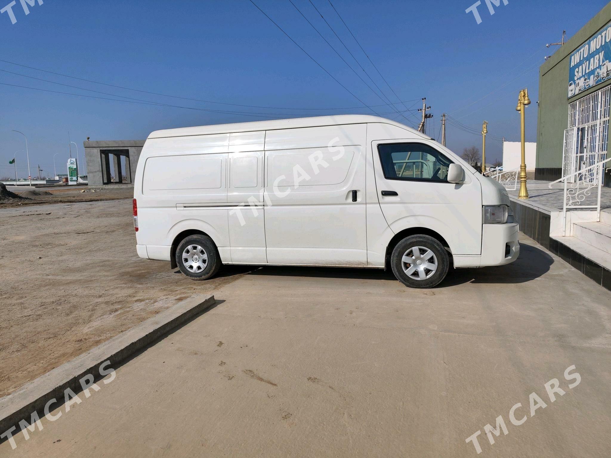 Toyota Hiace 2017 - 480 000 TMT - Hojambaz - img 2