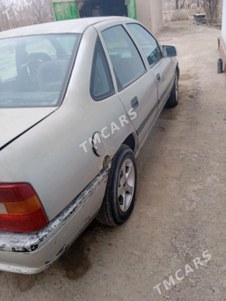 Opel Vectra 1991 - 15 000 TMT - Губадаг - img 3