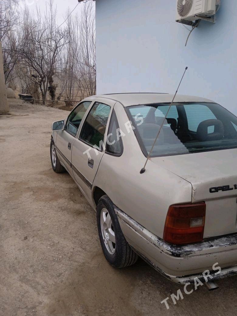 Opel Vectra 1991 - 15 000 TMT - Губадаг - img 2