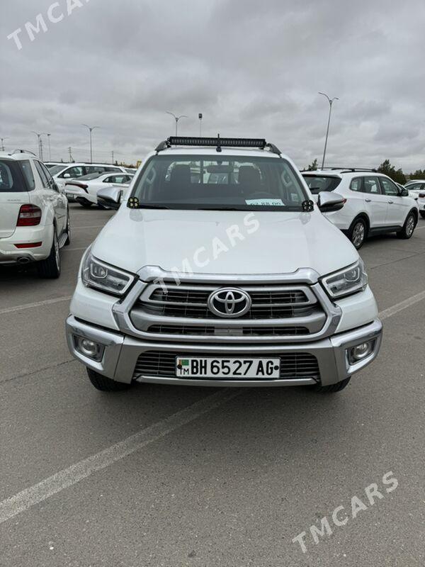 Toyota Hilux 2021 - 507 000 TMT - Арзув - img 2