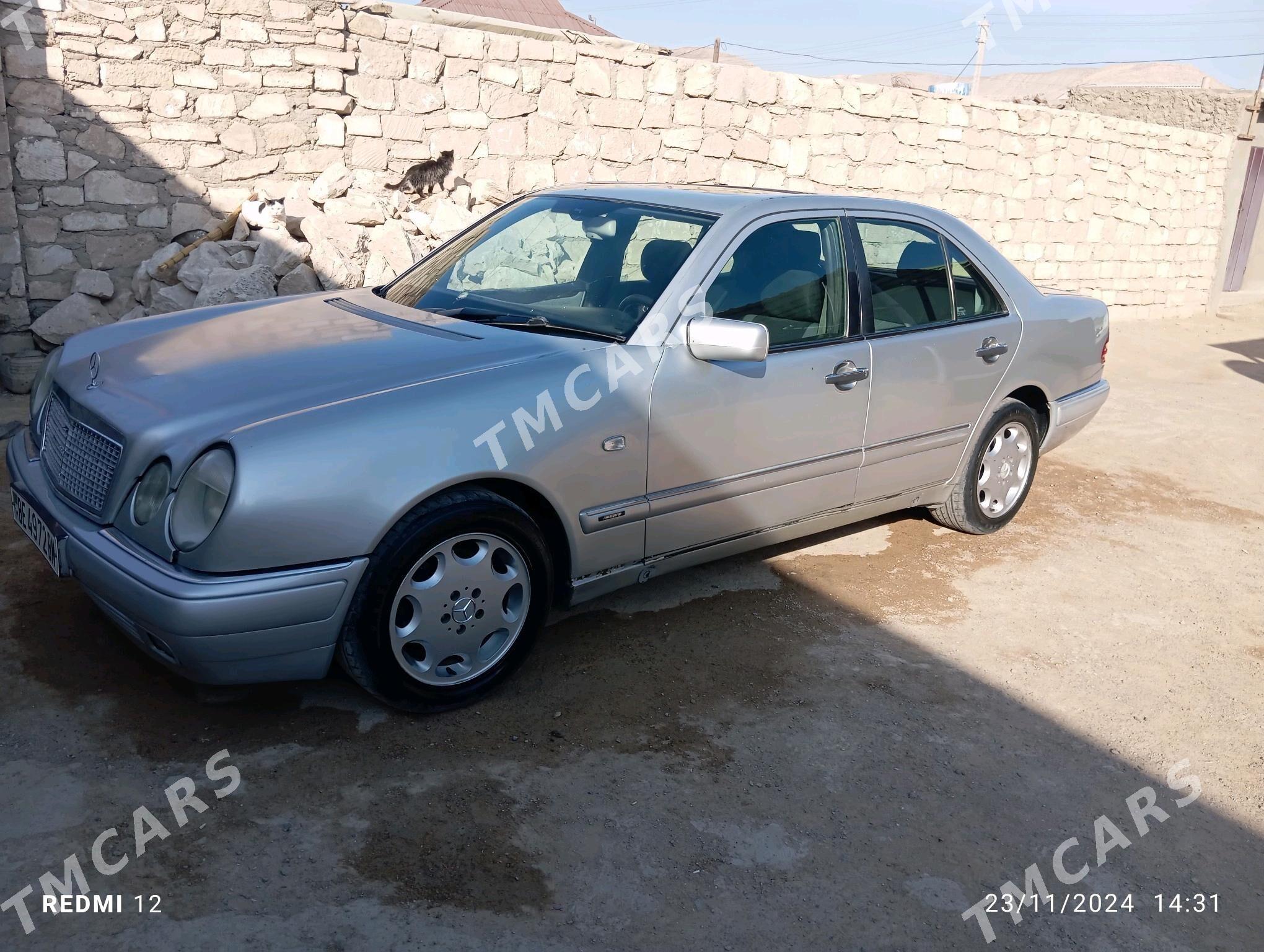 Mercedes-Benz E320 1996 - 50 000 TMT - Туркменбаши - img 3