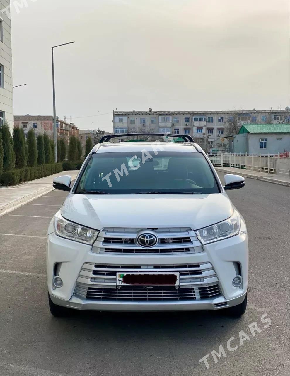 Toyota Highlander 2018 - 360 000 TMT - Мары - img 3