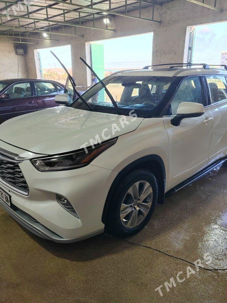 Toyota Highlander 2022 - 600 000 TMT - Balkanabat - img 4