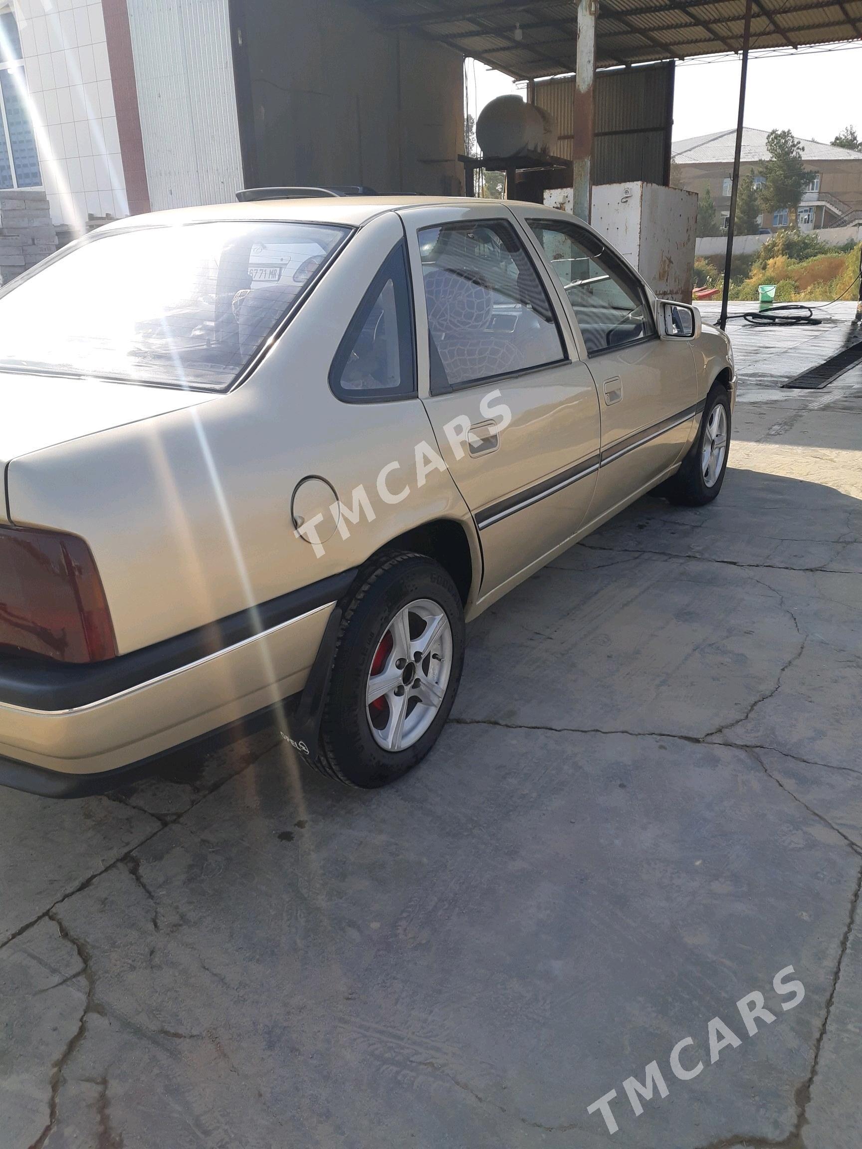 Opel Vectra 1989 - 22 000 TMT - Ёлётен - img 2