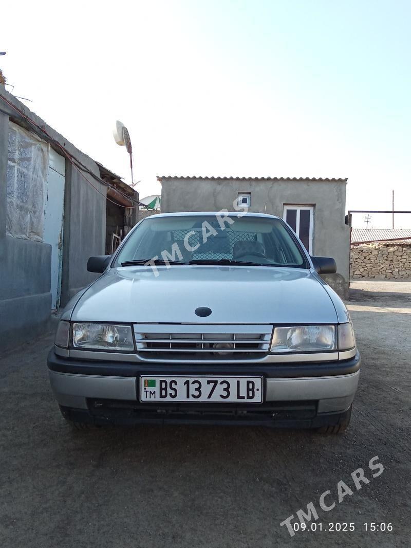 Opel Vectra 1989 - 30 000 TMT - Койтендаг - img 2