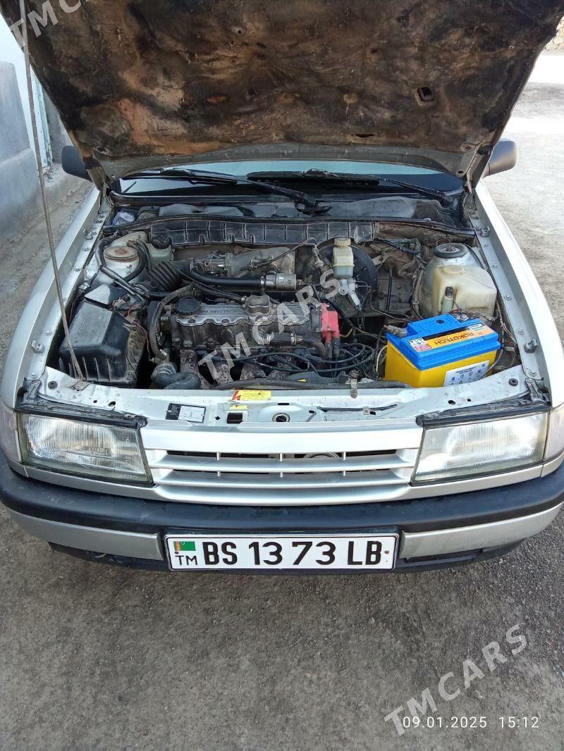 Opel Vectra 1989 - 30 000 TMT - Койтендаг - img 5