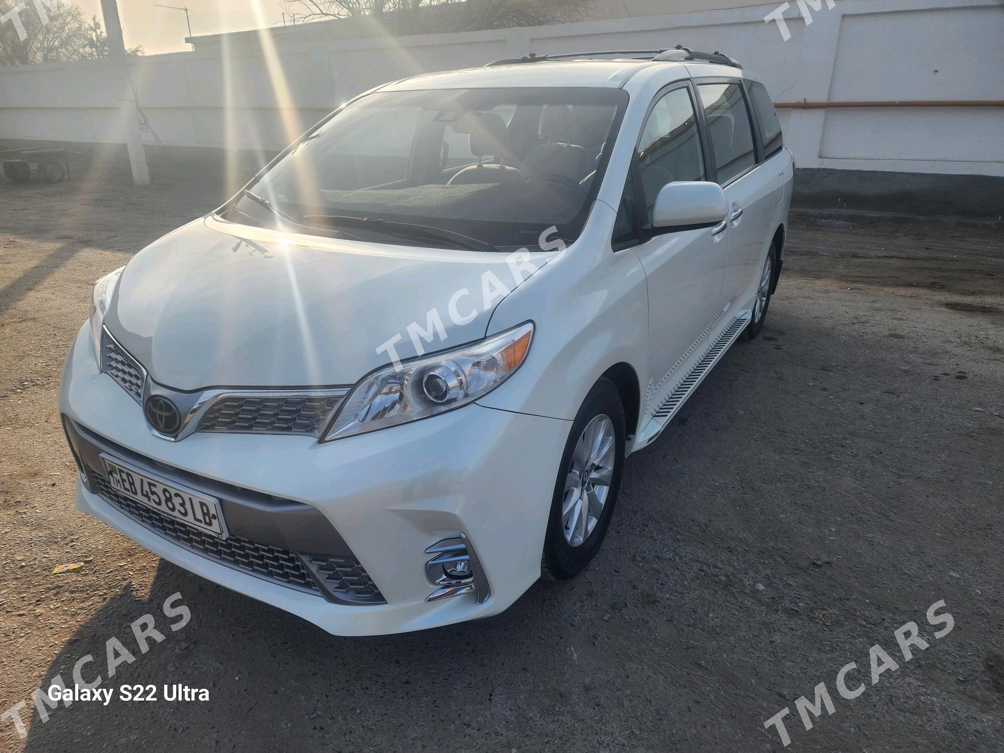 Toyota Sienna 2019 - 380 000 TMT - Türkmenabat - img 7