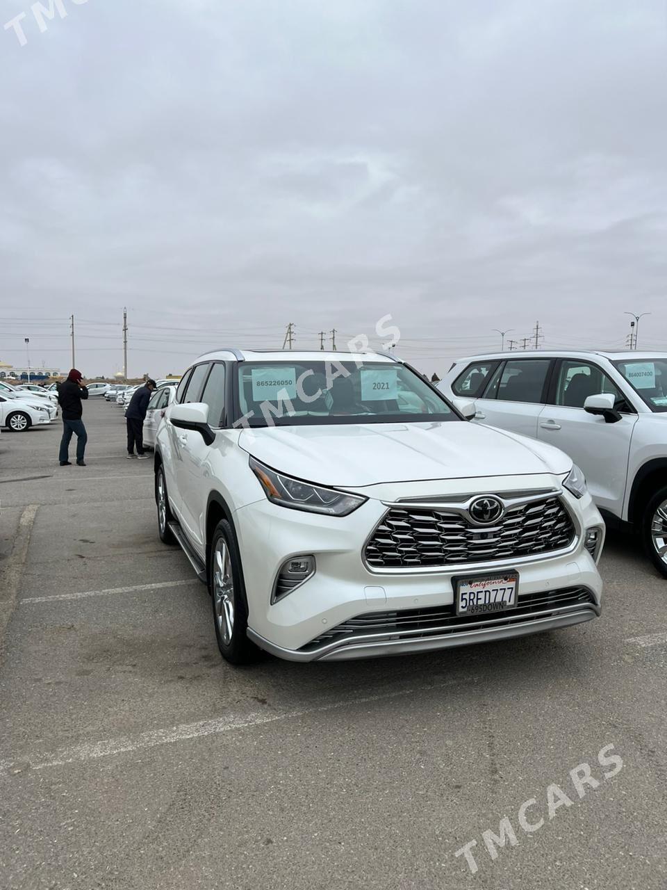 Toyota Highlander 2021 - 700 000 TMT - Aşgabat - img 2